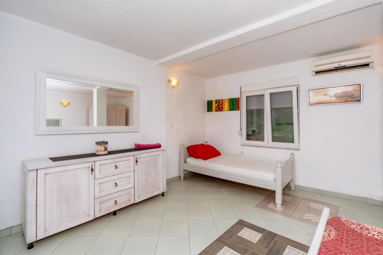 Apartmani Lira Sutomore Zewnętrze zdjęcie