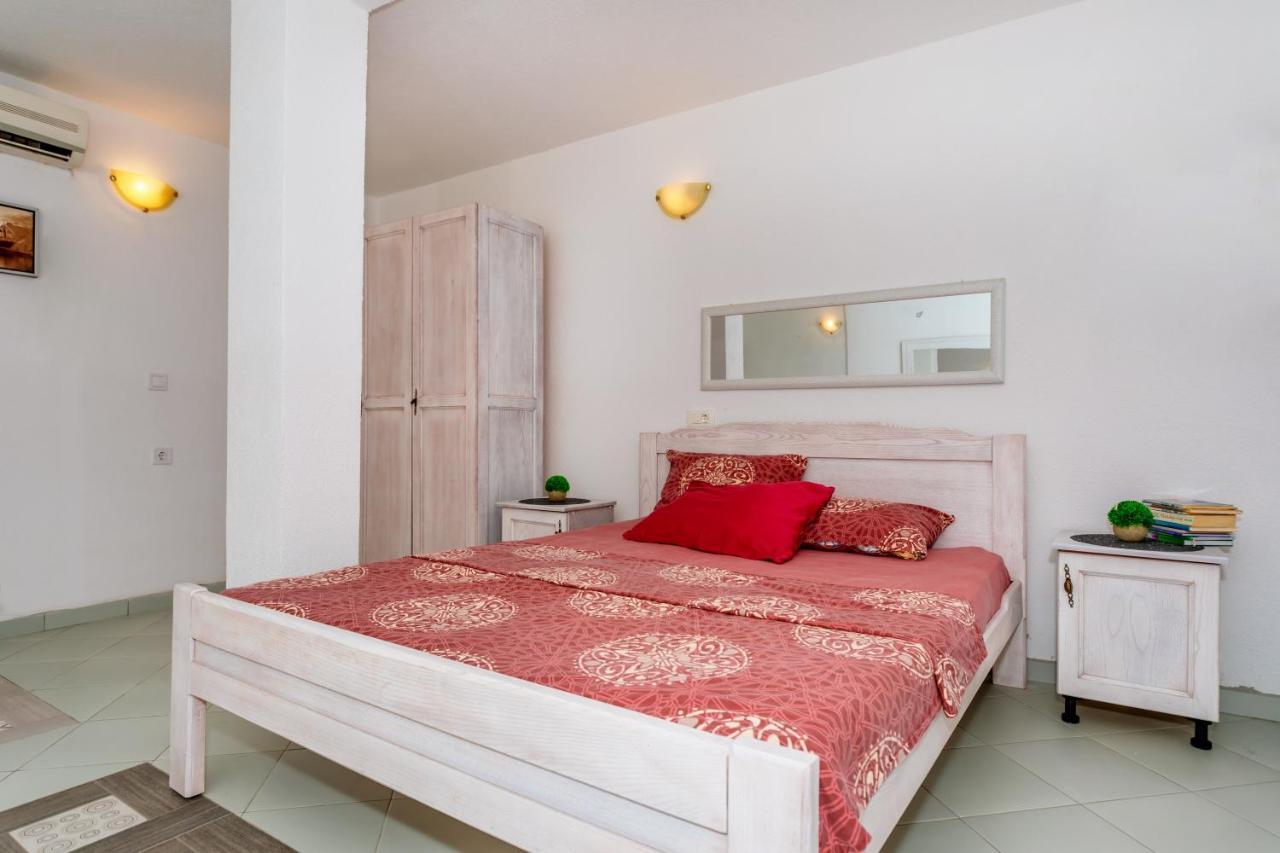 Apartmani Lira Sutomore Zewnętrze zdjęcie