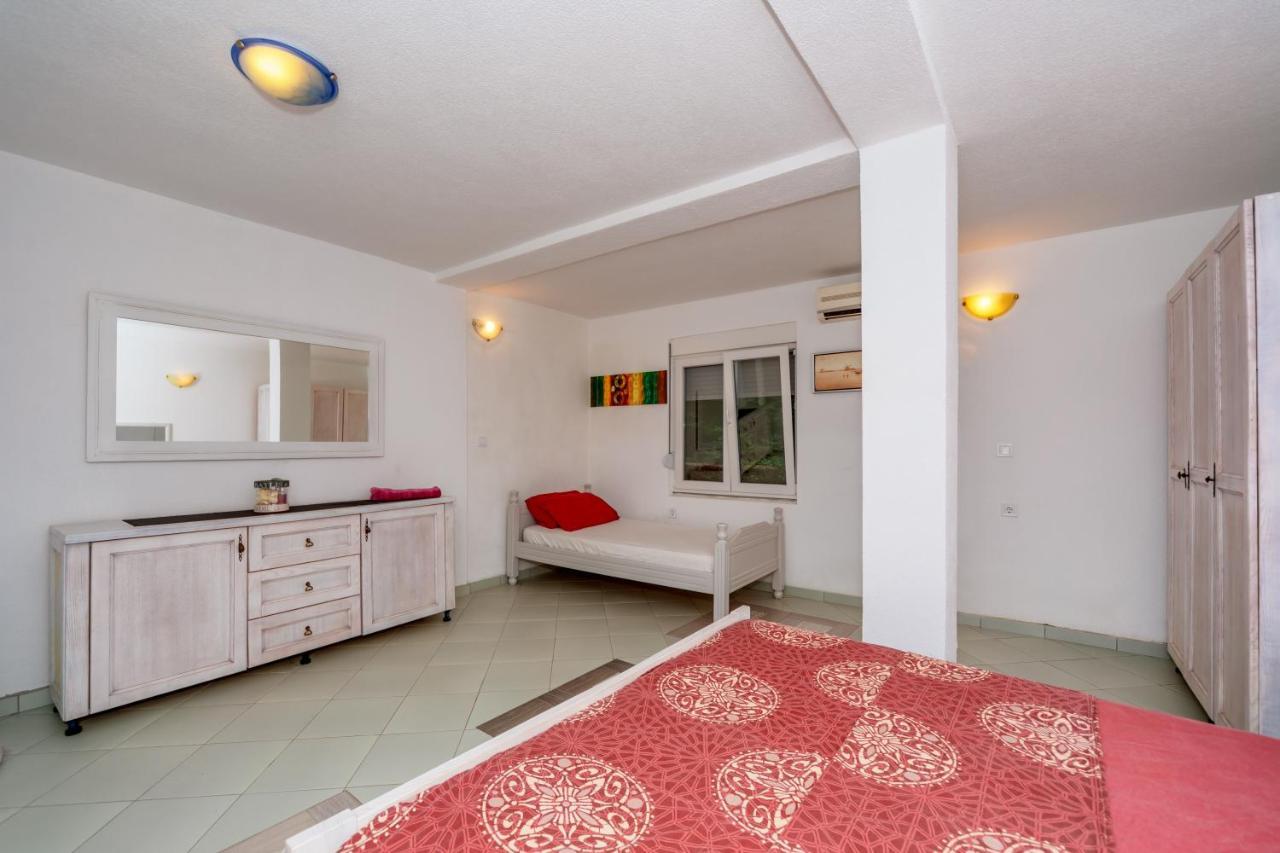 Apartmani Lira Sutomore Zewnętrze zdjęcie
