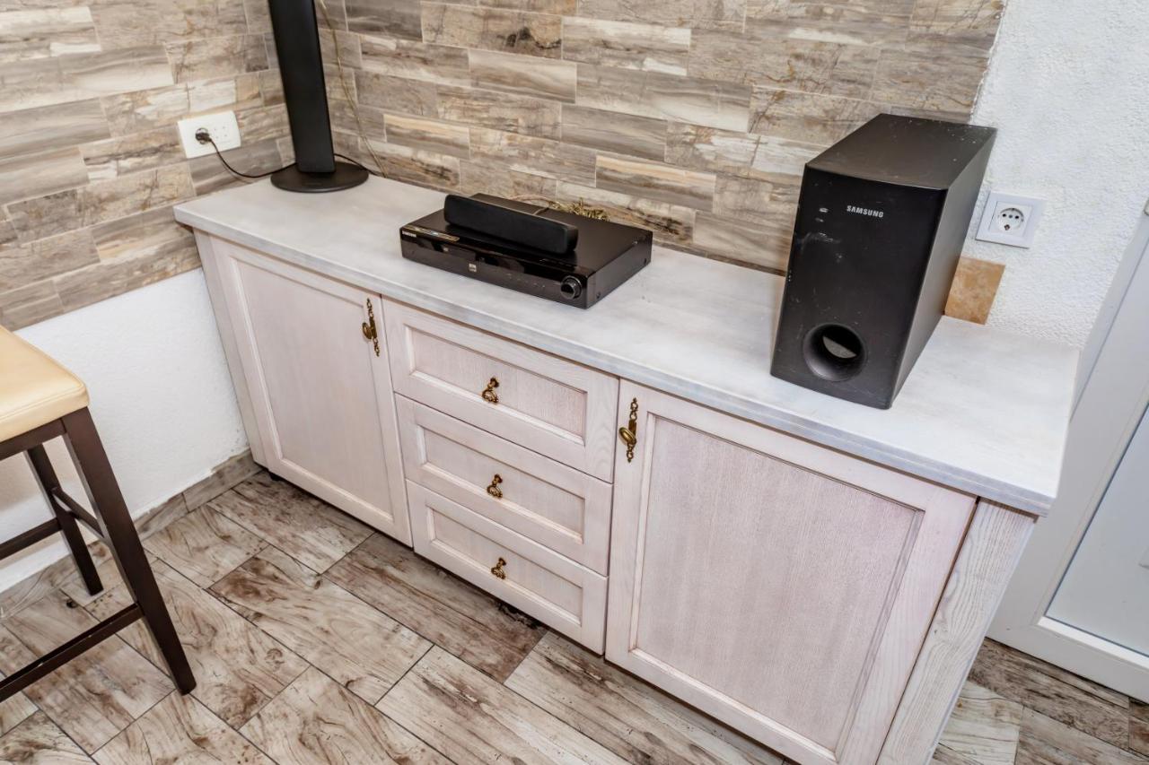 Apartmani Lira Sutomore Zewnętrze zdjęcie
