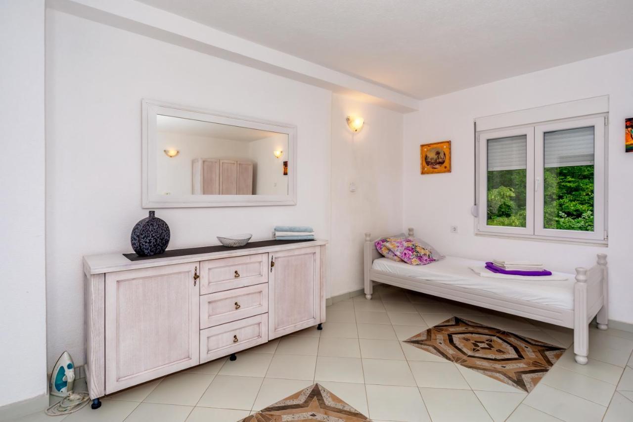 Apartmani Lira Sutomore Zewnętrze zdjęcie