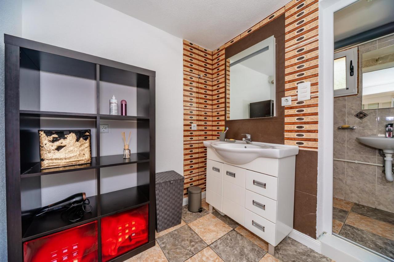 Apartmani Lira Sutomore Zewnętrze zdjęcie