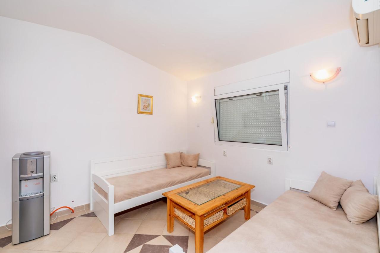 Apartmani Lira Sutomore Zewnętrze zdjęcie
