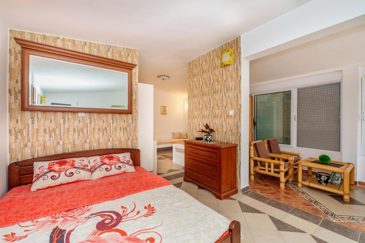 Apartmani Lira Sutomore Zewnętrze zdjęcie