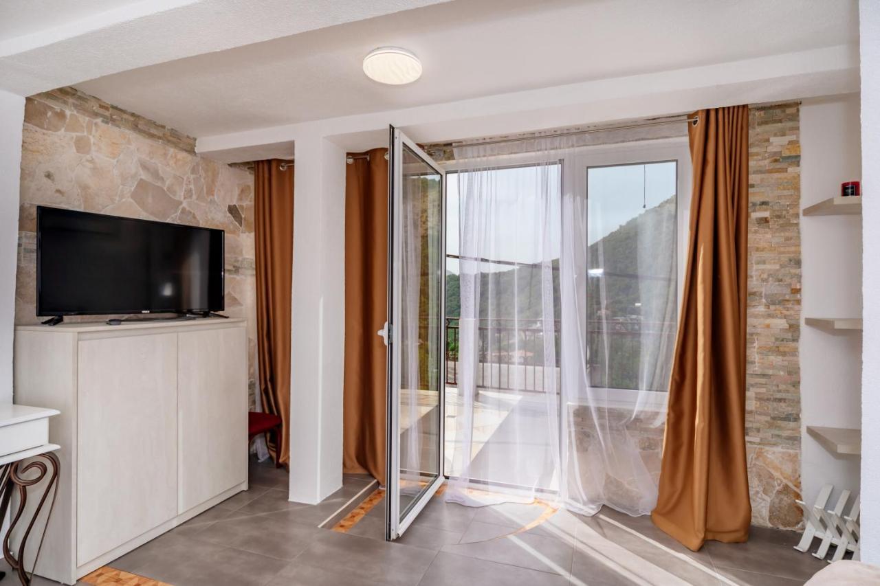 Apartmani Lira Sutomore Zewnętrze zdjęcie