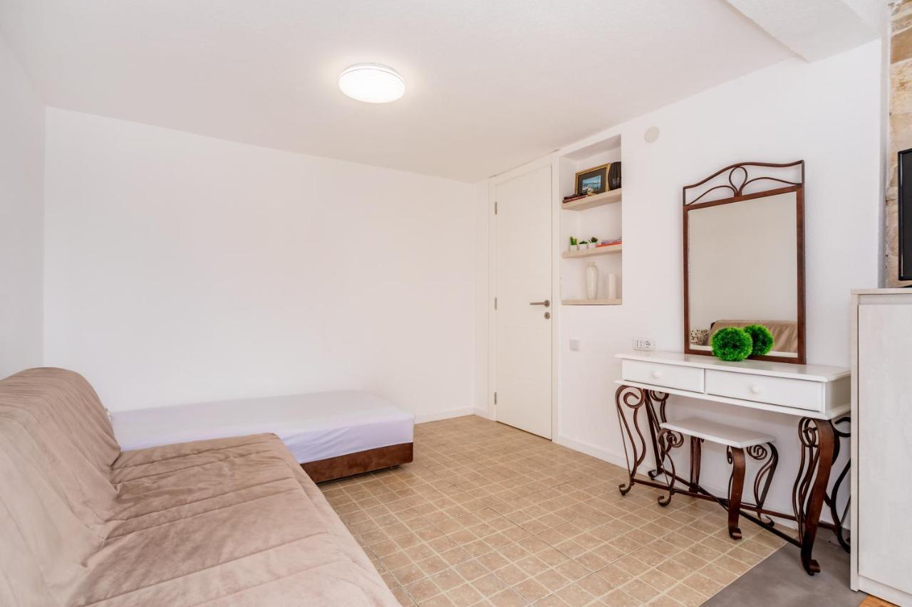 Apartmani Lira Sutomore Zewnętrze zdjęcie