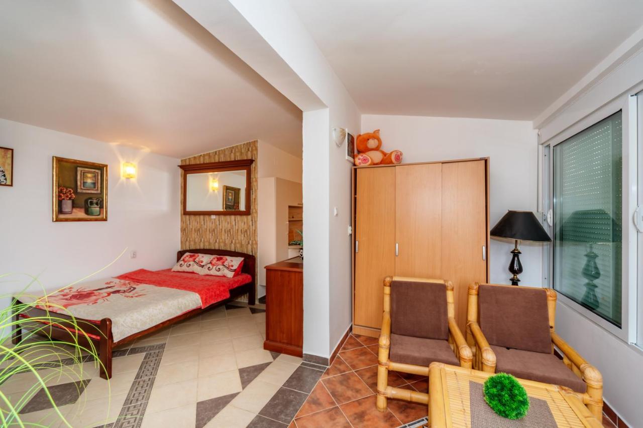 Apartmani Lira Sutomore Zewnętrze zdjęcie