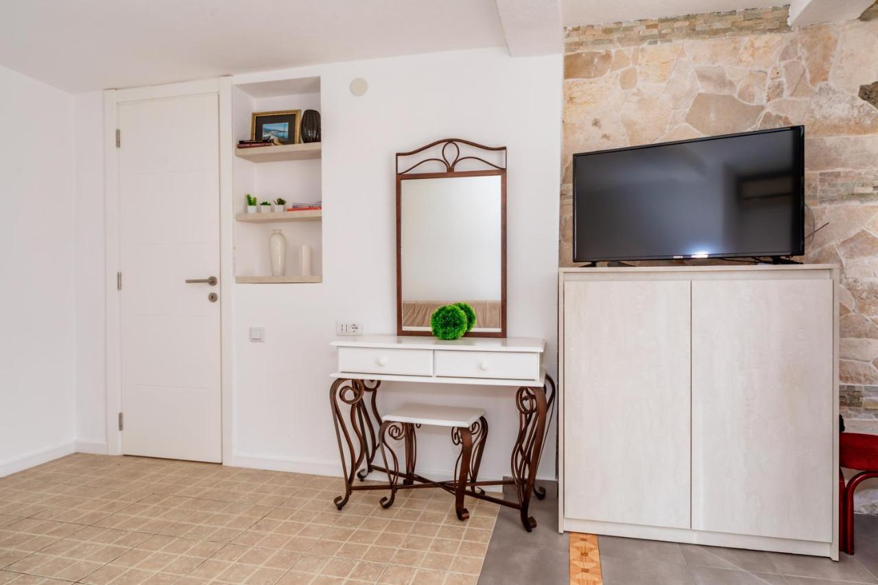 Apartmani Lira Sutomore Zewnętrze zdjęcie