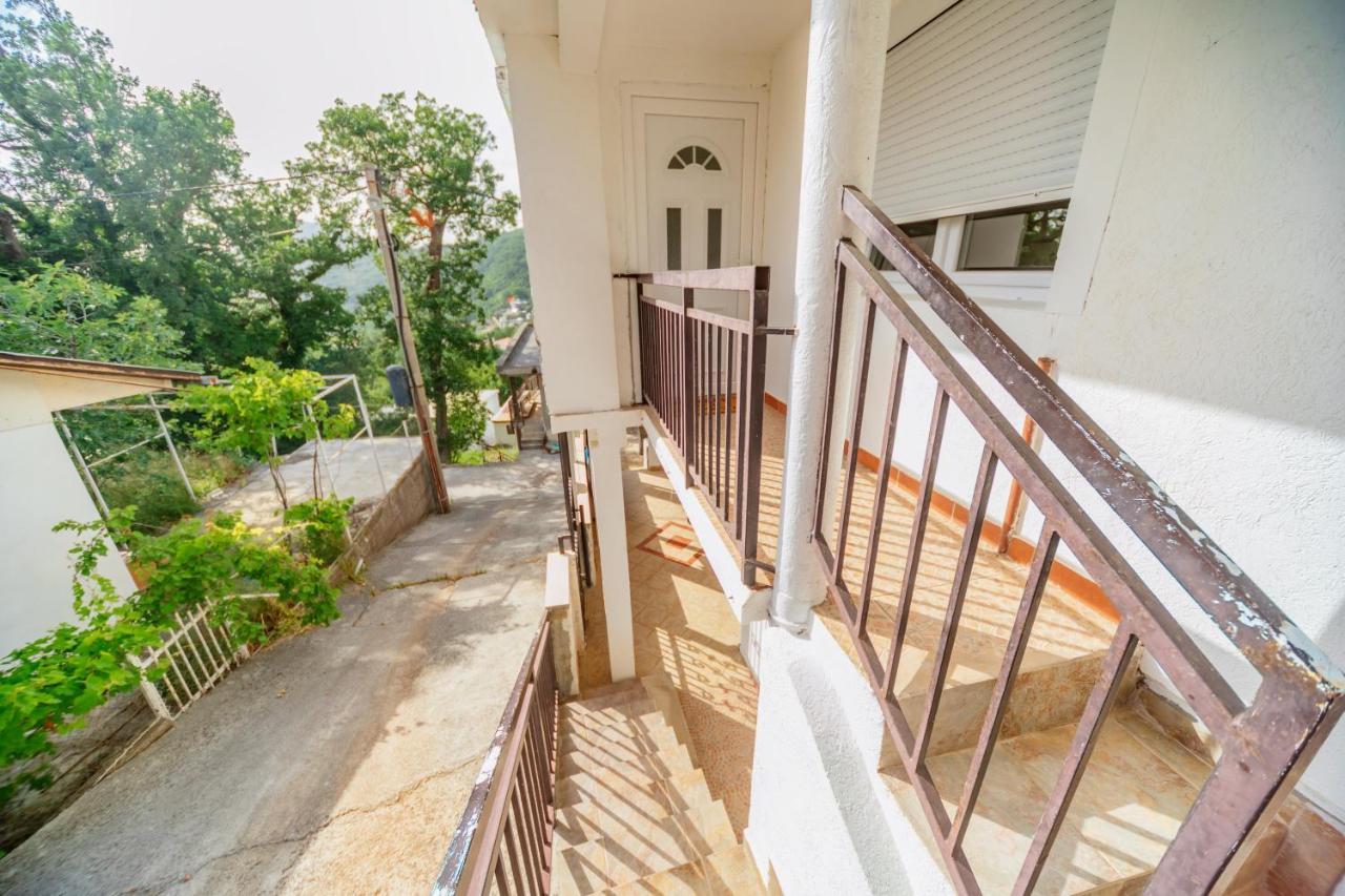 Apartmani Lira Sutomore Zewnętrze zdjęcie
